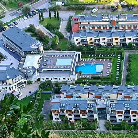 Garda Lake Aloha Apartments 토르볼레 외부 사진