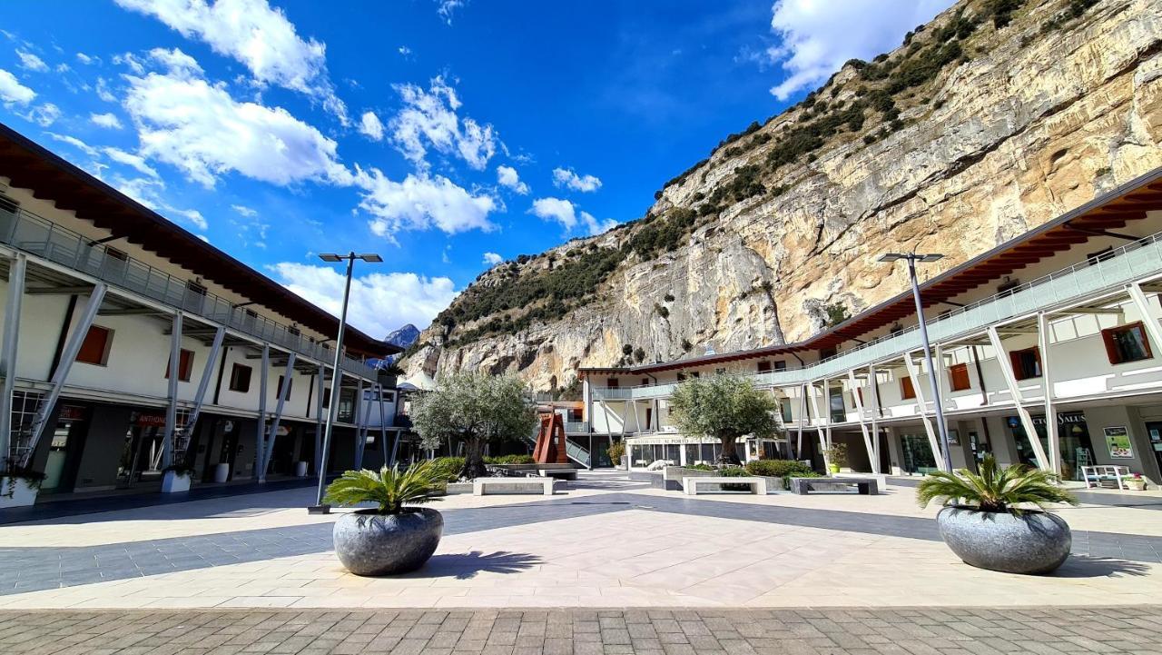 Garda Lake Aloha Apartments 토르볼레 외부 사진