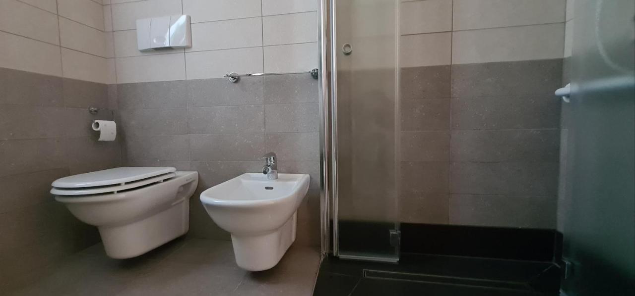 Garda Lake Aloha Apartments 토르볼레 외부 사진