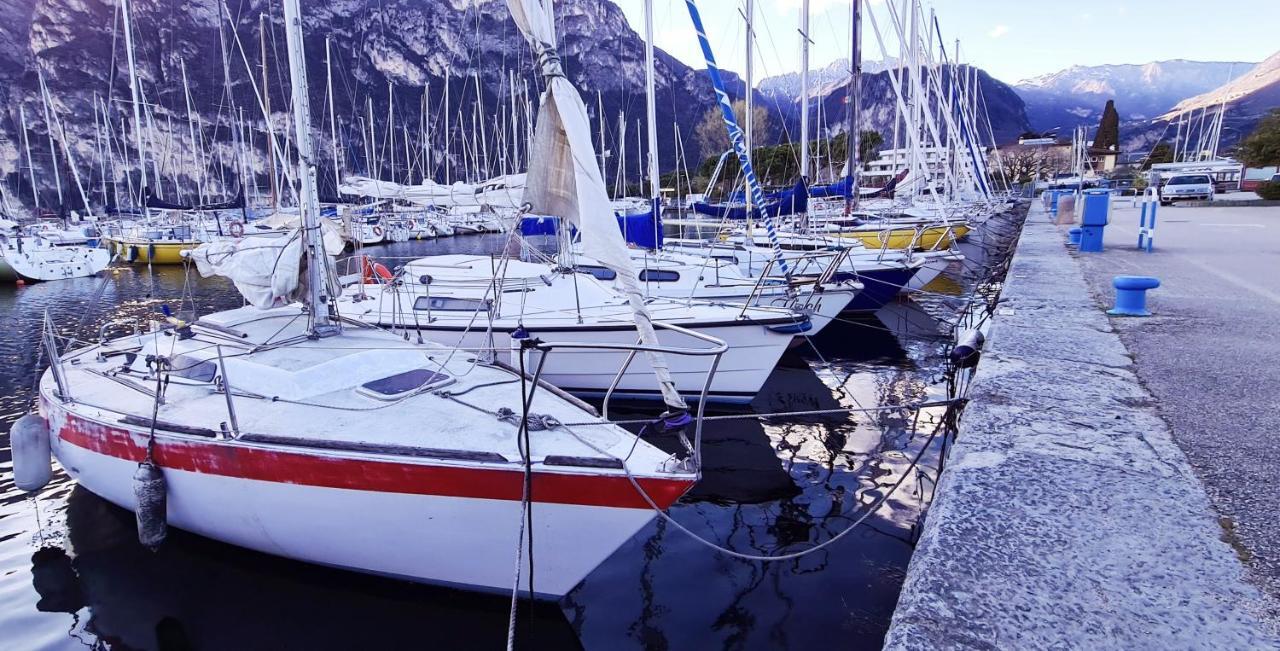 Garda Lake Aloha Apartments 토르볼레 외부 사진