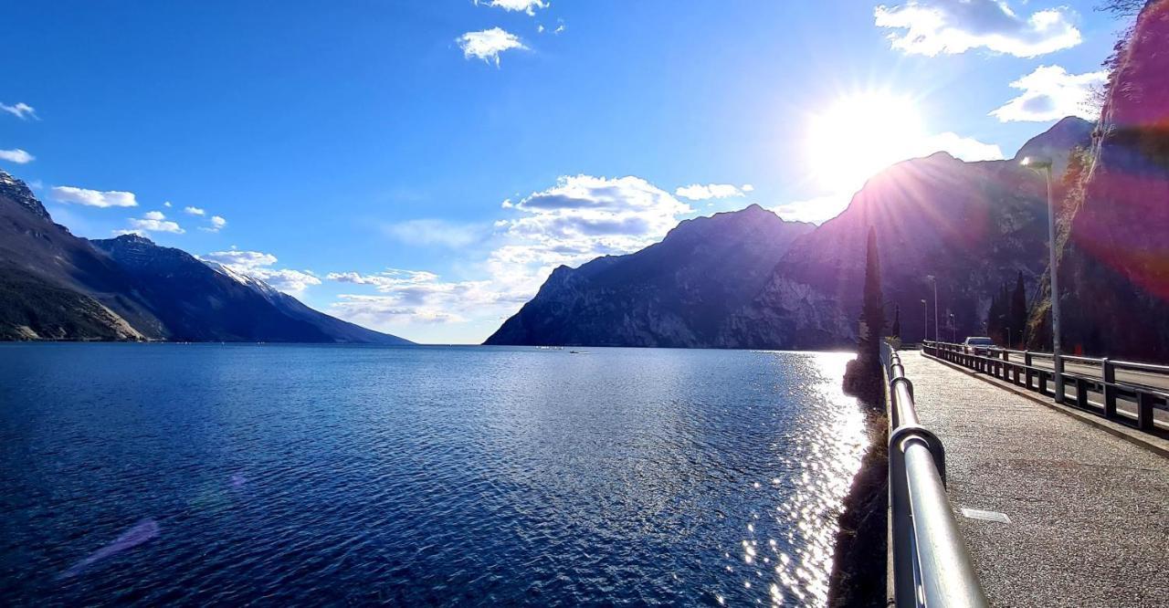 Garda Lake Aloha Apartments 토르볼레 외부 사진