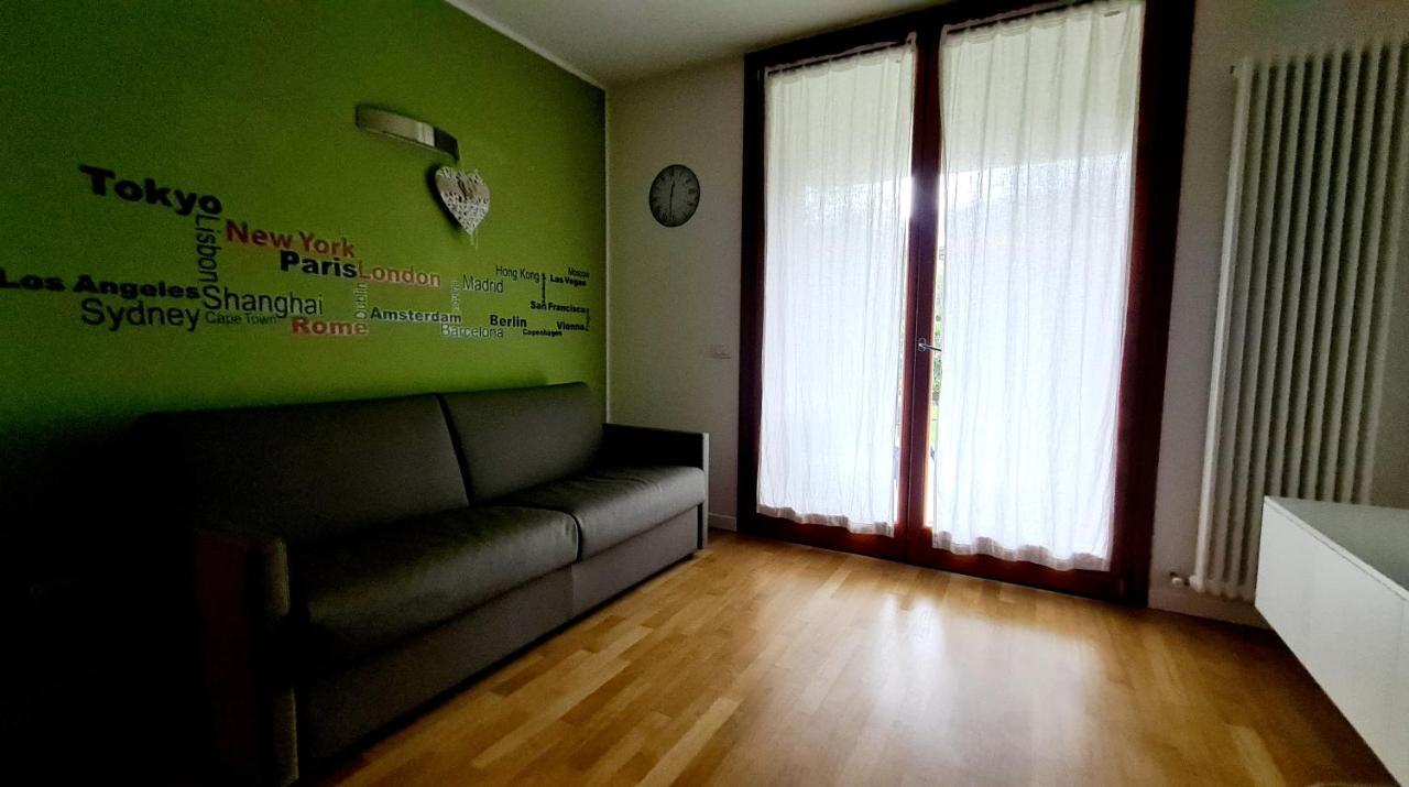 Garda Lake Aloha Apartments 토르볼레 외부 사진